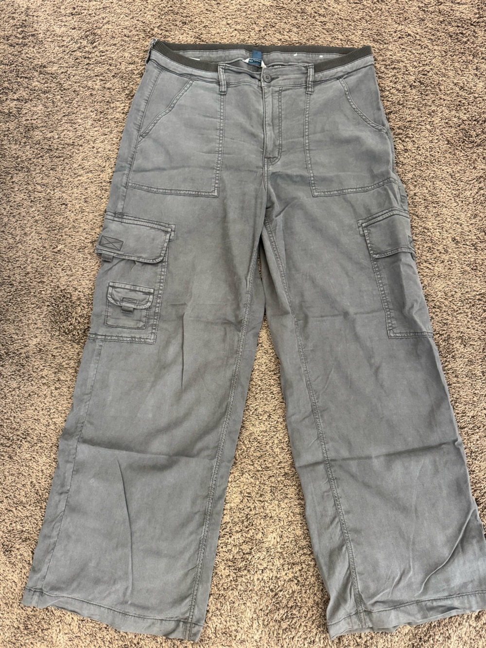 American Eagle Outfitters Wide Leg Cargo Pants - Gray